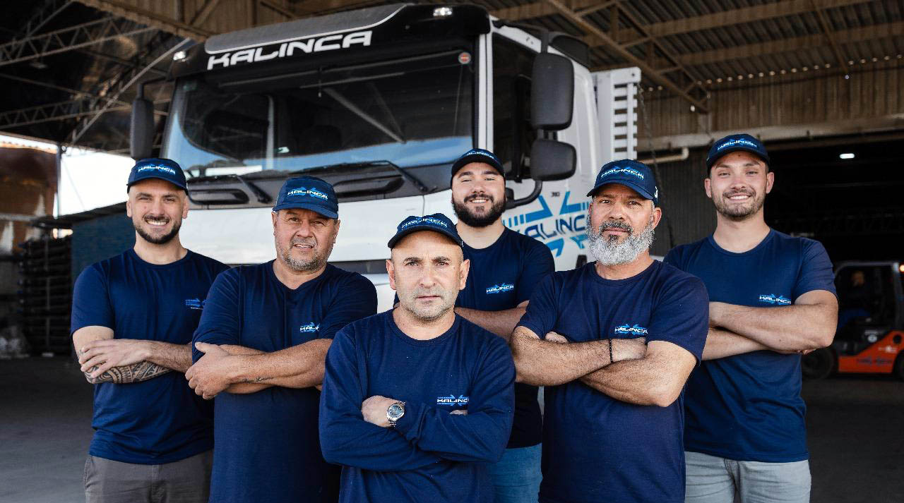Time de motoristas da Kalinca Logística.