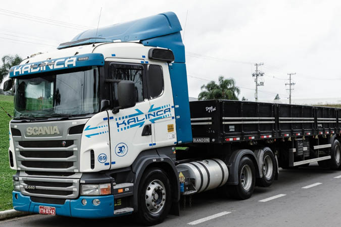 Carreta carroceria aberta carga seca